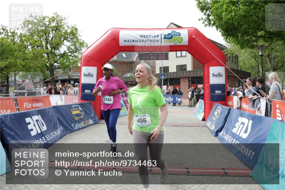 10.05.2026 - 8. Wedeler Halbmarathon Yannick Fuchs http://msf.ph/oto/9734463 10.05.2026 11:52:28 Ziel 152, 456, 715, 739, 2143 meine-sportfotos.de