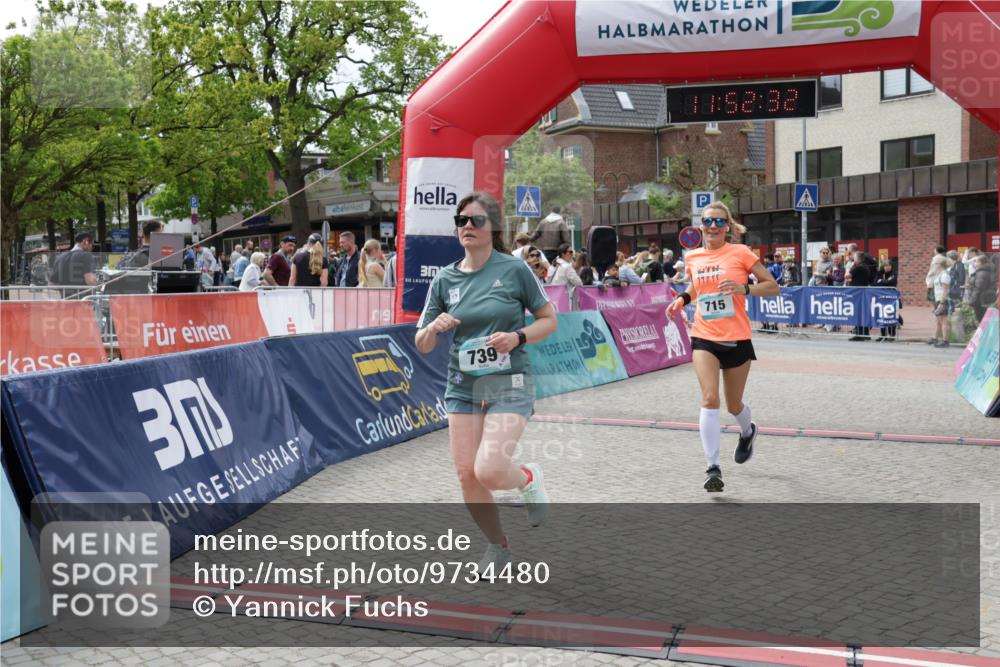 10.05.2026 - 8. Wedeler Halbmarathon Yannick Fuchs http://msf.ph/oto/9734480 10.05.2026 11:52:30 Ziel 456, 715, 739, 2143 meine-sportfotos.de