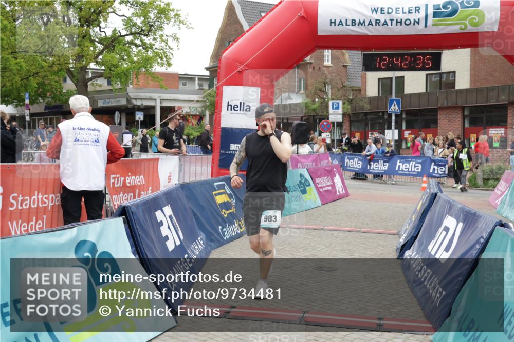 10.05.2026 - 8. Wedeler Halbmarathon Yannick Fuchs http://msf.ph/oto/9734481 10.05.2026 12:42:33 Ziel 983 meine-sportfotos.de