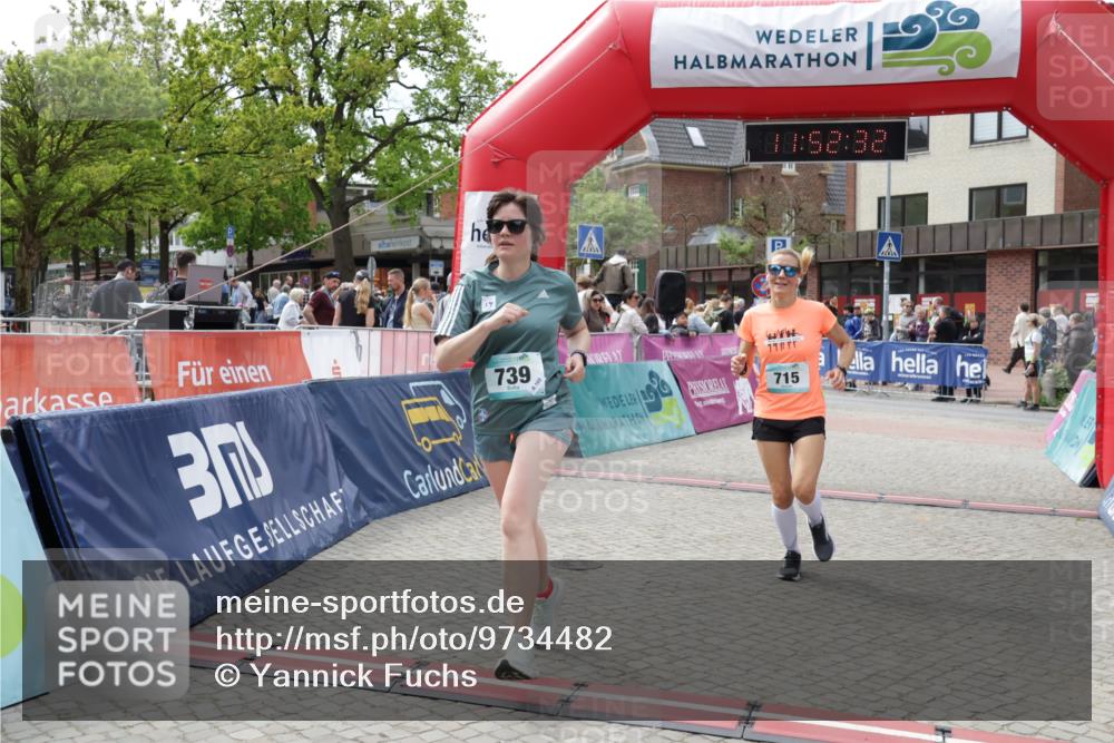10.05.2026 - 8. Wedeler Halbmarathon Yannick Fuchs http://msf.ph/oto/9734482 10.05.2026 11:52:31 Ziel 456, 715, 739, 2143 meine-sportfotos.de