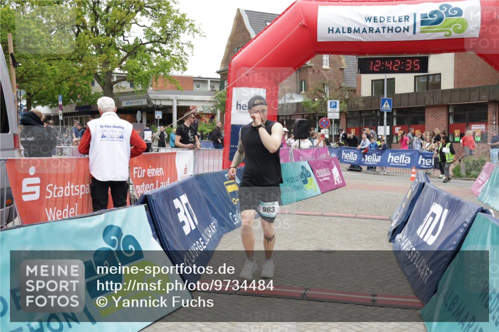 10.05.2026 - 8. Wedeler Halbmarathon Yannick Fuchs http://msf.ph/oto/9734484 10.05.2026 12:42:33 Ziel 983 meine-sportfotos.de