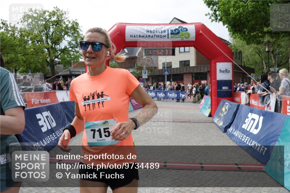 10.05.2026 - 8. Wedeler Halbmarathon Yannick Fuchs http://msf.ph/oto/9734489 10.05.2026 11:52:32 Ziel 715, 739, 2143 meine-sportfotos.de