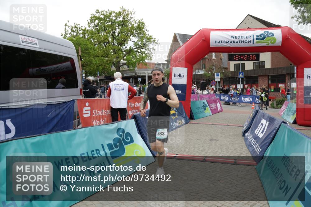 10.05.2026 - 8. Wedeler Halbmarathon Yannick Fuchs http://msf.ph/oto/9734492 10.05.2026 12:42:34 Ziel 983 meine-sportfotos.de