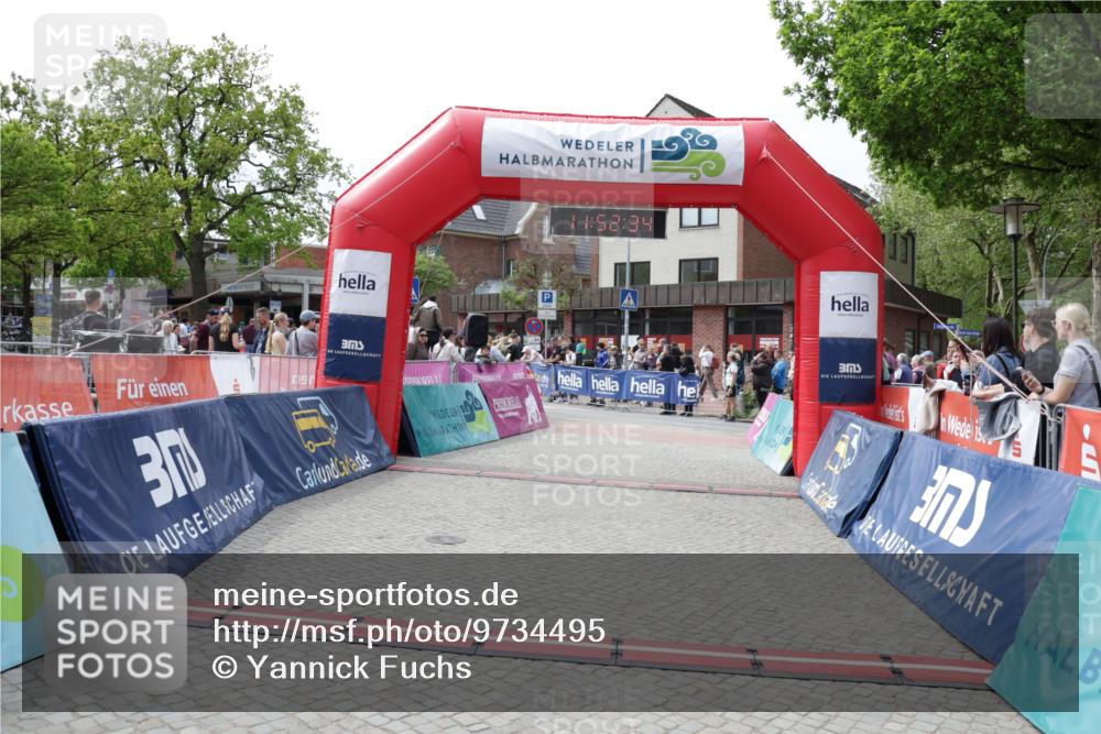 10.05.2026 - 8. Wedeler Halbmarathon Yannick Fuchs http://msf.ph/oto/9734495 10.05.2026 11:52:32 Ziel 715, 739, 2143 meine-sportfotos.de
