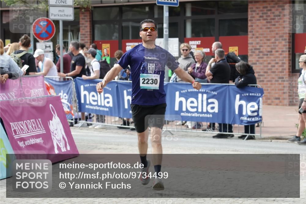 10.05.2026 - 8. Wedeler Halbmarathon Yannick Fuchs http://msf.ph/oto/9734499 10.05.2026 11:52:36 Ziel 715, 2230 meine-sportfotos.de
