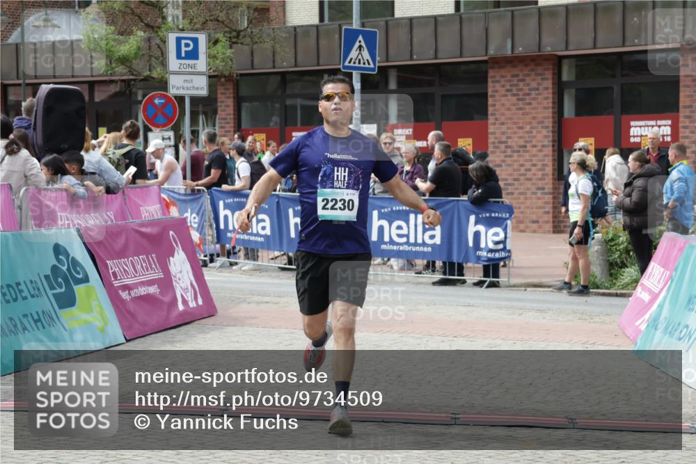 10.05.2026 - 8. Wedeler Halbmarathon Yannick Fuchs http://msf.ph/oto/9734509 10.05.2026 11:52:37 Ziel 2230 meine-sportfotos.de
