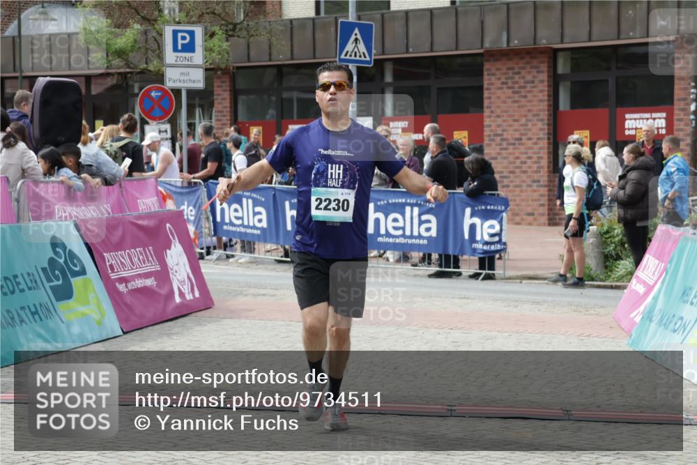 10.05.2026 - 8. Wedeler Halbmarathon Yannick Fuchs http://msf.ph/oto/9734511 10.05.2026 11:52:37 Ziel 2230 meine-sportfotos.de