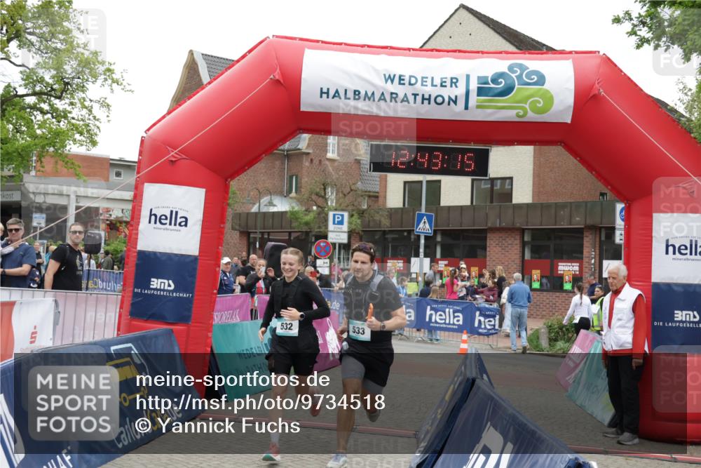 10.05.2026 - 8. Wedeler Halbmarathon Yannick Fuchs http://msf.ph/oto/9734518 10.05.2026 12:43:13 Ziel 532, 533 meine-sportfotos.de