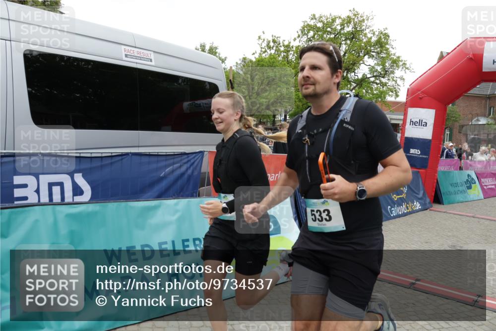 10.05.2026 - 8. Wedeler Halbmarathon Yannick Fuchs http://msf.ph/oto/9734537 10.05.2026 12:43:14 Ziel 532, 533 meine-sportfotos.de
