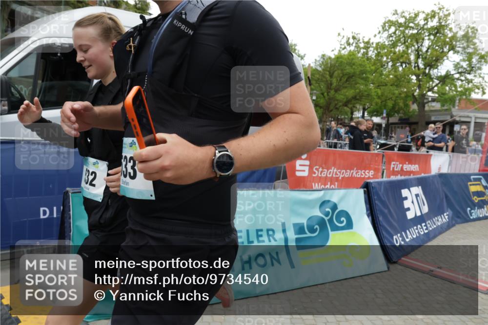 10.05.2026 - 8. Wedeler Halbmarathon Yannick Fuchs http://msf.ph/oto/9734540 10.05.2026 12:43:14 Ziel 532, 533 meine-sportfotos.de