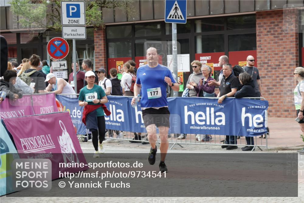 10.05.2026 - 8. Wedeler Halbmarathon Yannick Fuchs http://msf.ph/oto/9734541 10.05.2026 11:52:46 Ziel 177, 439 meine-sportfotos.de