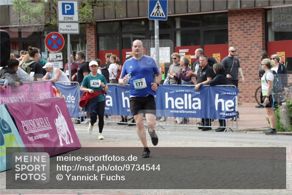 10.05.2026 - 8. Wedeler Halbmarathon Yannick Fuchs http://msf.ph/oto/9734544 10.05.2026 11:52:46 Ziel 177, 439 meine-sportfotos.de