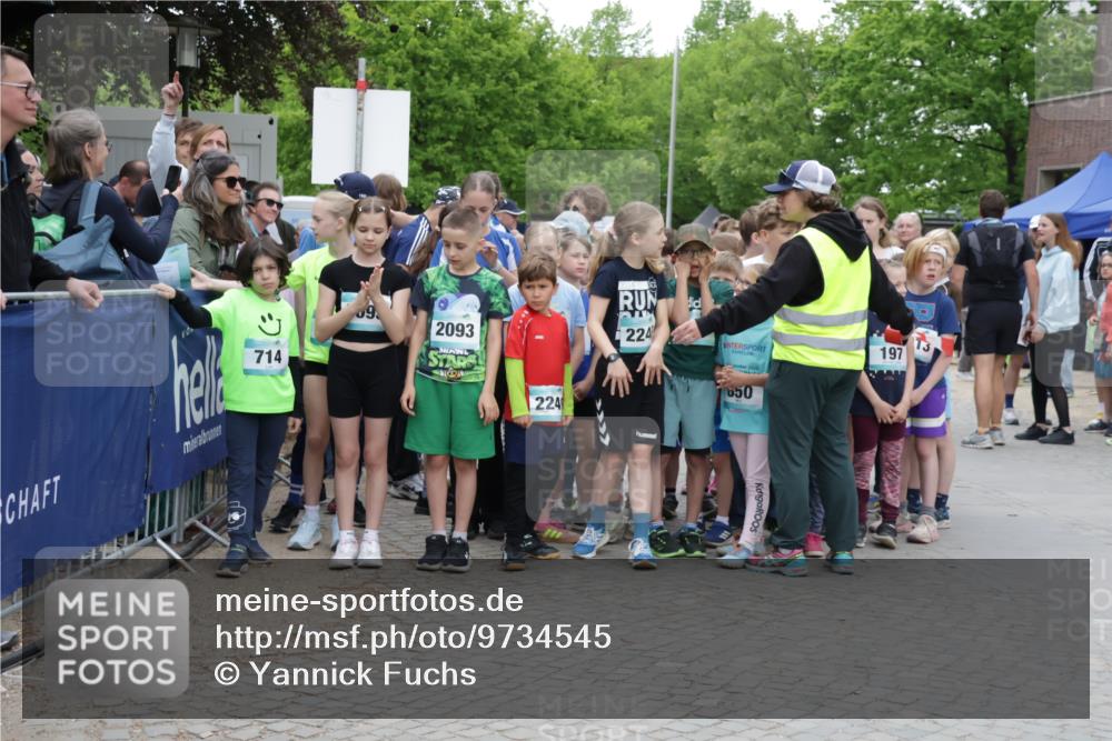 10.05.2026 - 8. Wedeler Halbmarathon Yannick Fuchs http://msf.ph/oto/9734545 10.05.2026 12:43:30 Ziel  meine-sportfotos.de