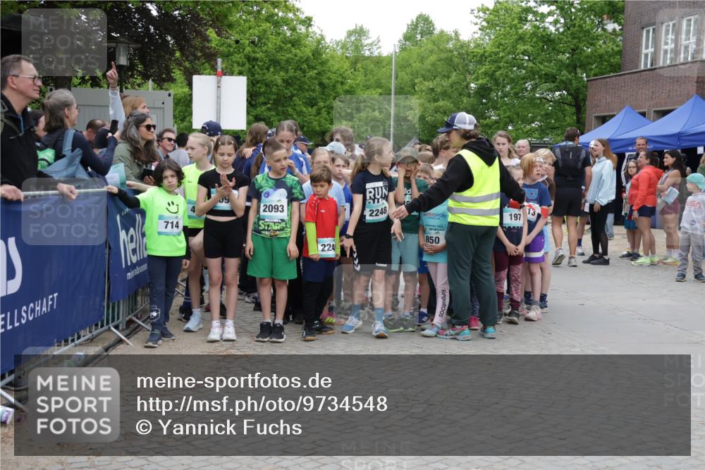 10.05.2026 - 8. Wedeler Halbmarathon Yannick Fuchs http://msf.ph/oto/9734548 10.05.2026 12:43:30 Ziel  meine-sportfotos.de