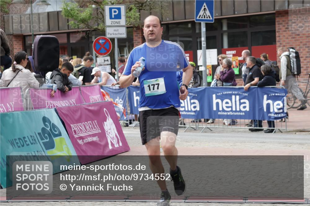 10.05.2026 - 8. Wedeler Halbmarathon Yannick Fuchs http://msf.ph/oto/9734552 10.05.2026 11:52:48 Ziel 177, 439 meine-sportfotos.de