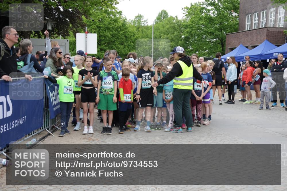 10.05.2026 - 8. Wedeler Halbmarathon Yannick Fuchs http://msf.ph/oto/9734553 10.05.2026 12:43:30 Ziel  meine-sportfotos.de