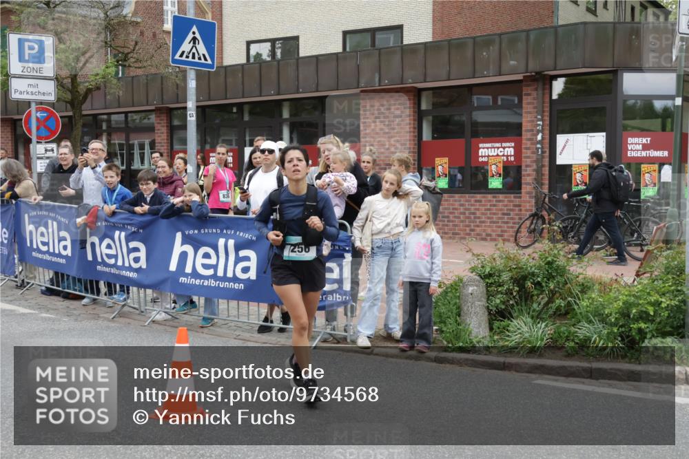 10.05.2026 - 8. Wedeler Halbmarathon Yannick Fuchs http://msf.ph/oto/9734568 10.05.2026 12:43:51 Ziel  meine-sportfotos.de