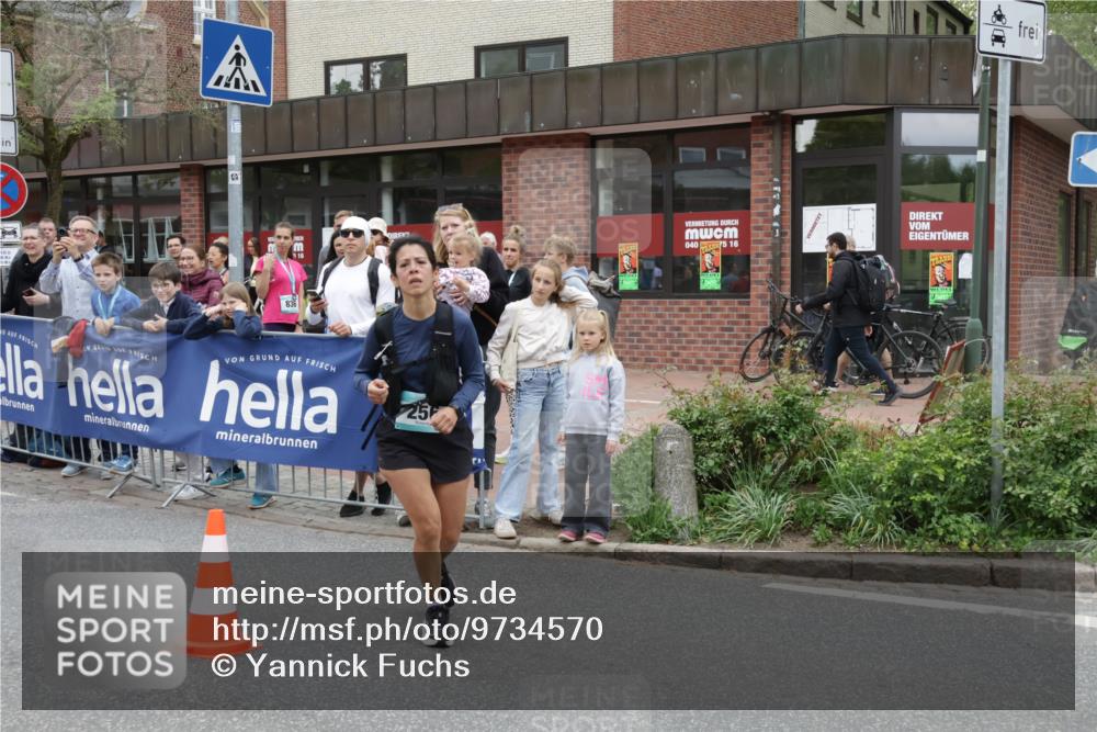 10.05.2026 - 8. Wedeler Halbmarathon Yannick Fuchs http://msf.ph/oto/9734570 10.05.2026 12:43:51 Ziel  meine-sportfotos.de