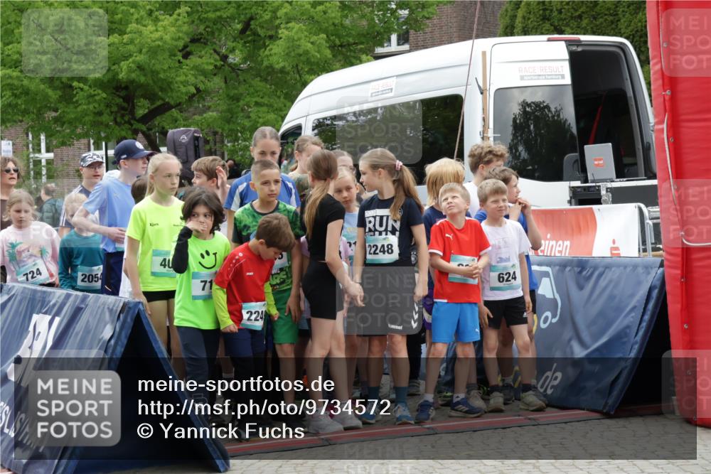 10.05.2026 - 8. Wedeler Halbmarathon Yannick Fuchs http://msf.ph/oto/9734572 10.05.2026 12:43:58 Ziel 256 meine-sportfotos.de