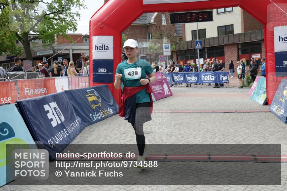 10.05.2026 - 8. Wedeler Halbmarathon Yannick Fuchs http://msf.ph/oto/9734588 10.05.2026 11:52:52 Ziel 177, 439 meine-sportfotos.de