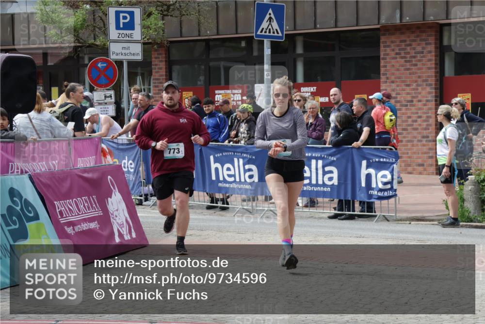 10.05.2026 - 8. Wedeler Halbmarathon Yannick Fuchs http://msf.ph/oto/9734596 10.05.2026 11:52:56 Ziel 123, 439, 773 meine-sportfotos.de