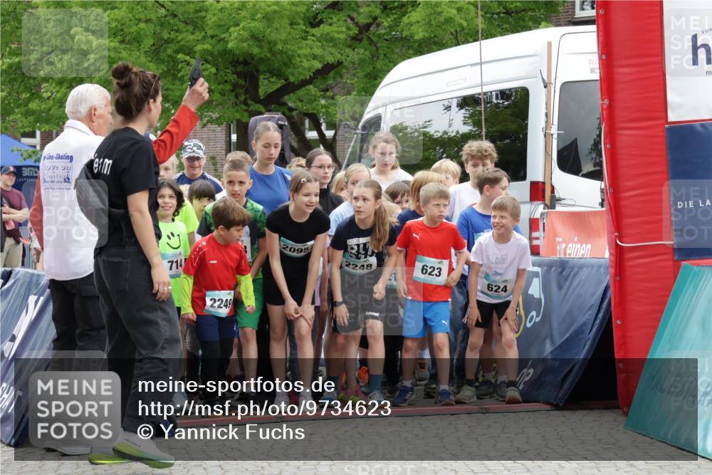 10.05.2026 - 8. Wedeler Halbmarathon Yannick Fuchs http://msf.ph/oto/9734623 10.05.2026 12:44:49 Ziel  meine-sportfotos.de