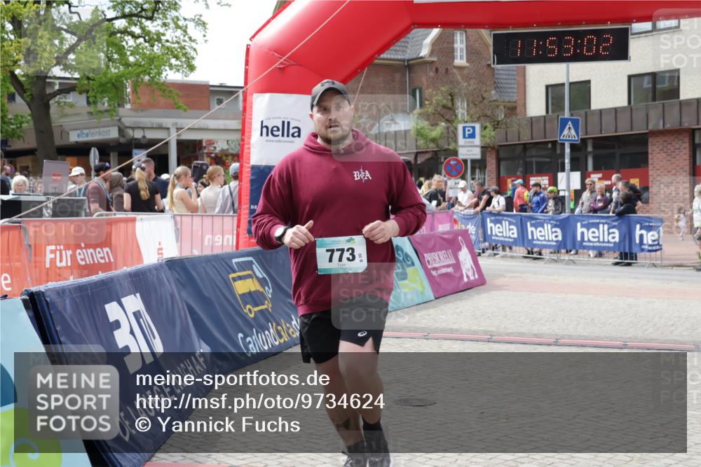 10.05.2026 - 8. Wedeler Halbmarathon Yannick Fuchs http://msf.ph/oto/9734624 10.05.2026 11:53:00 Ziel 123, 773 meine-sportfotos.de