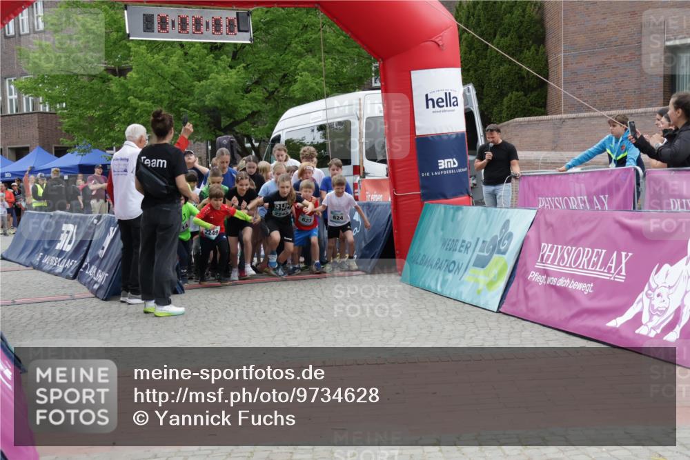 10.05.2026 - 8. Wedeler Halbmarathon Yannick Fuchs http://msf.ph/oto/9734628 10.05.2026 12:44:56 Ziel  meine-sportfotos.de