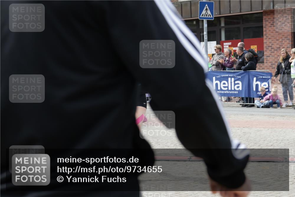 10.05.2026 - 8. Wedeler Halbmarathon Yannick Fuchs http://msf.ph/oto/9734655 10.05.2026 11:53:17 Ziel 633 meine-sportfotos.de