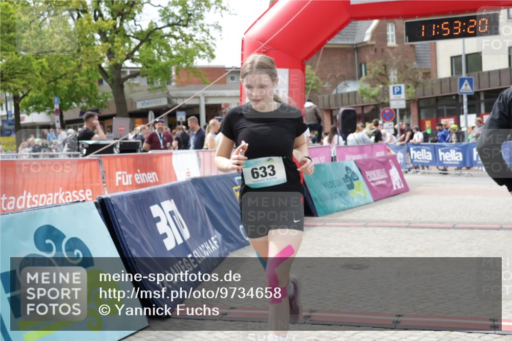 10.05.2026 - 8. Wedeler Halbmarathon Yannick Fuchs http://msf.ph/oto/9734658 10.05.2026 11:53:18 Ziel 633, 2137 meine-sportfotos.de