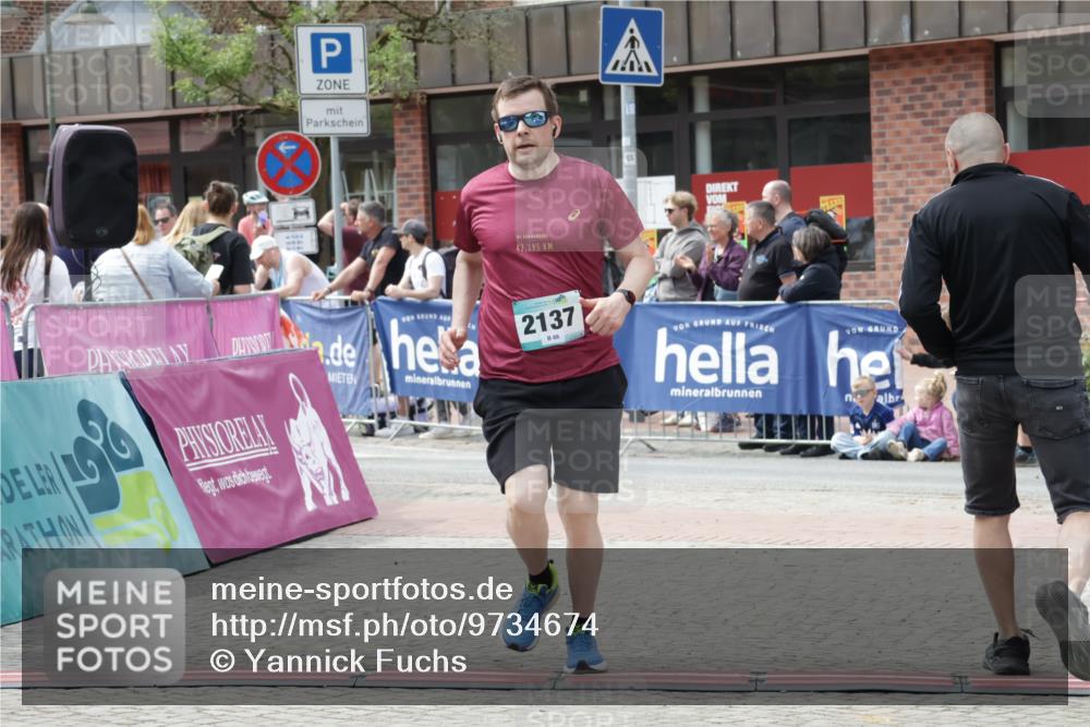 10.05.2026 - 8. Wedeler Halbmarathon Yannick Fuchs http://msf.ph/oto/9734674 10.05.2026 11:53:22 Ziel 140, 633, 1031, 2137 meine-sportfotos.de
