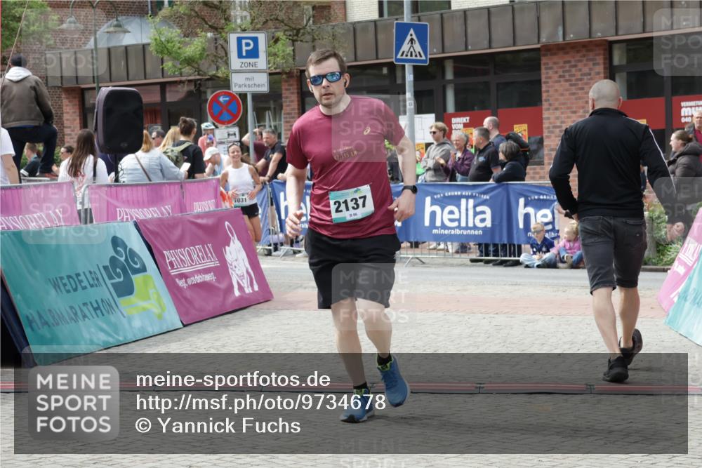 10.05.2026 - 8. Wedeler Halbmarathon Yannick Fuchs http://msf.ph/oto/9734678 10.05.2026 11:53:22 Ziel 140, 633, 1031, 2137 meine-sportfotos.de