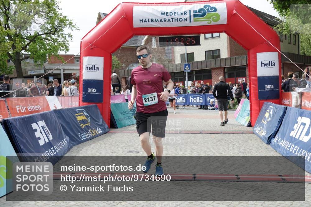 10.05.2026 - 8. Wedeler Halbmarathon Yannick Fuchs http://msf.ph/oto/9734690 10.05.2026 11:53:23 Ziel 140, 1031, 2137 meine-sportfotos.de