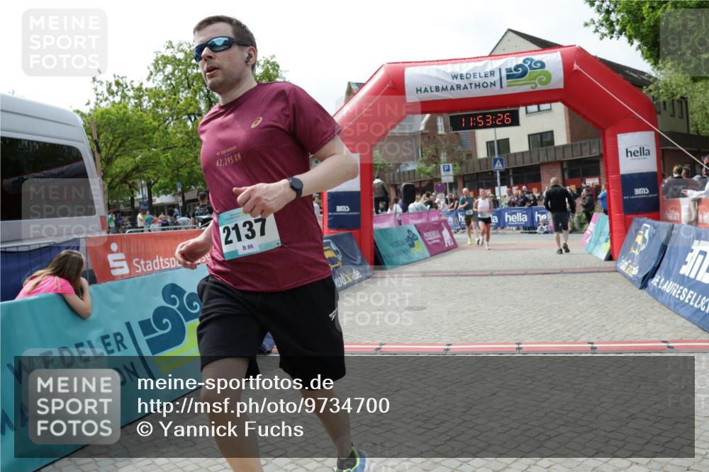 10.05.2026 - 8. Wedeler Halbmarathon Yannick Fuchs http://msf.ph/oto/9734700 10.05.2026 11:53:24 Ziel 23, 140, 1031, 2137 meine-sportfotos.de