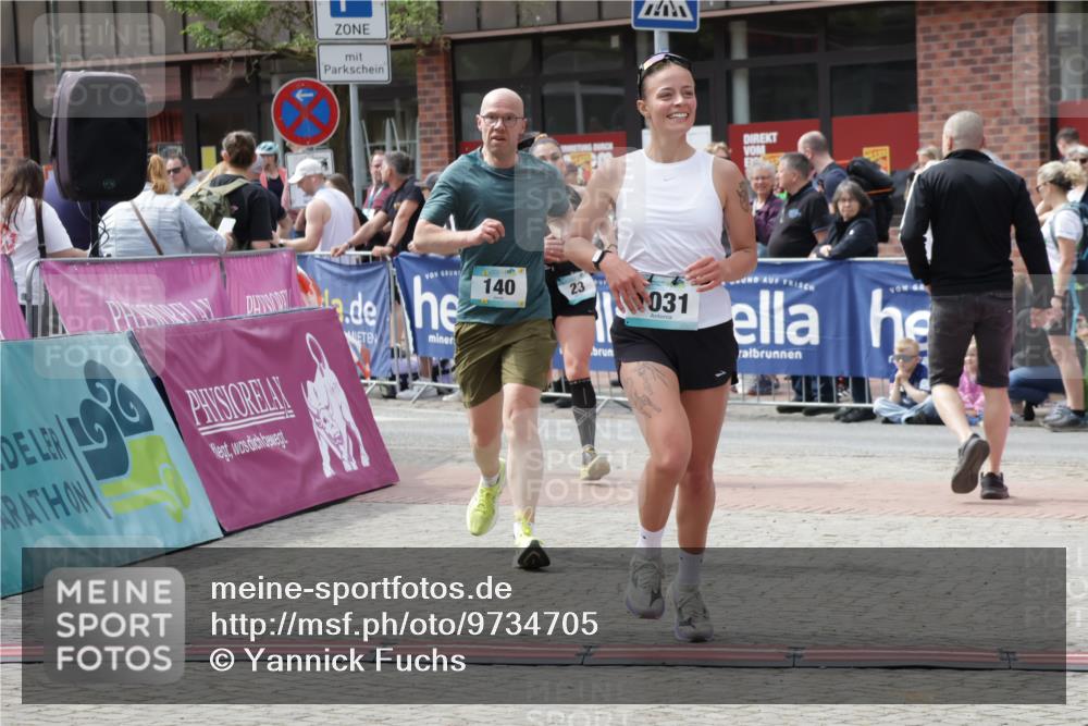 10.05.2026 - 8. Wedeler Halbmarathon Yannick Fuchs http://msf.ph/oto/9734705 10.05.2026 11:53:25 Ziel 23, 140, 1031, 2137 meine-sportfotos.de