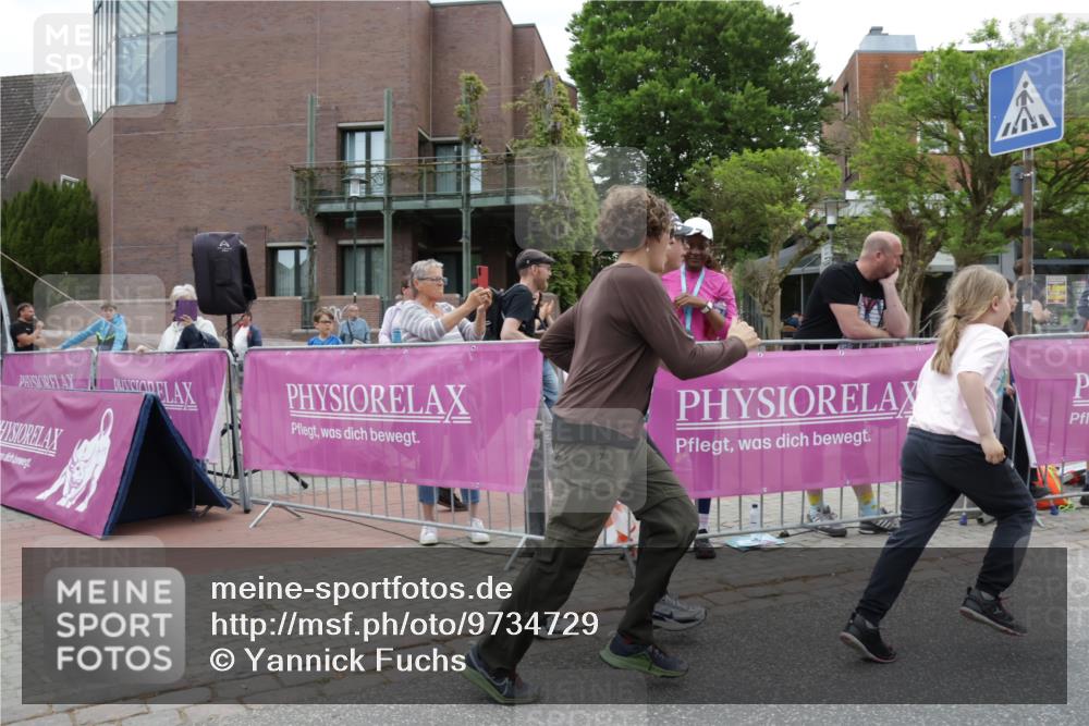 10.05.2026 - 8. Wedeler Halbmarathon Yannick Fuchs http://msf.ph/oto/9734729 10.05.2026 12:45:04 Ziel  meine-sportfotos.de