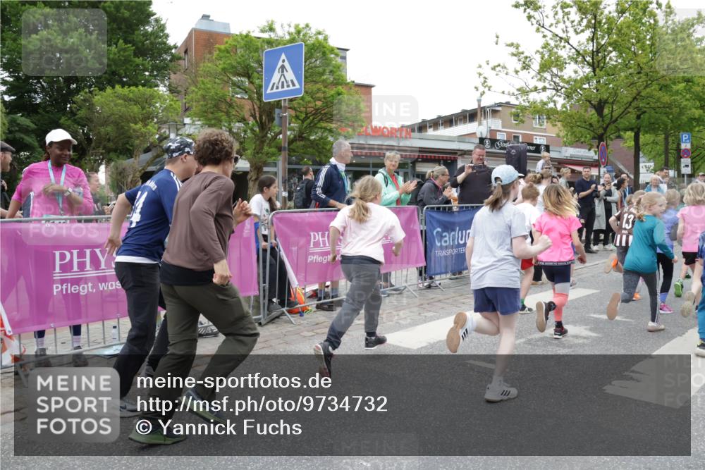 10.05.2026 - 8. Wedeler Halbmarathon Yannick Fuchs http://msf.ph/oto/9734732 10.05.2026 12:45:05 Ziel  meine-sportfotos.de