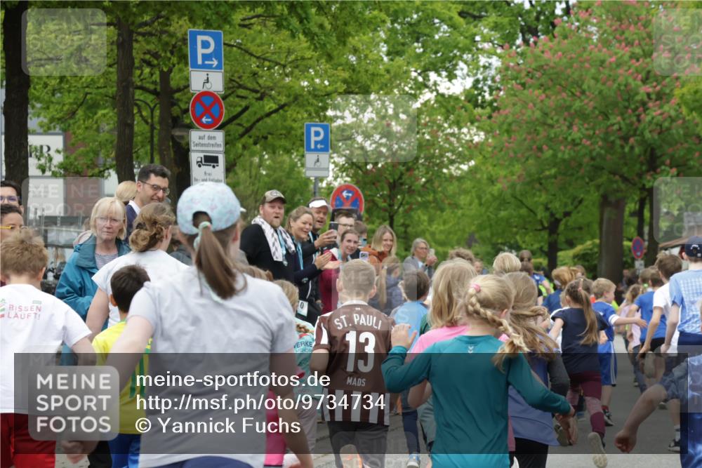 10.05.2026 - 8. Wedeler Halbmarathon Yannick Fuchs http://msf.ph/oto/9734734 10.05.2026 12:45:06 Ziel  meine-sportfotos.de