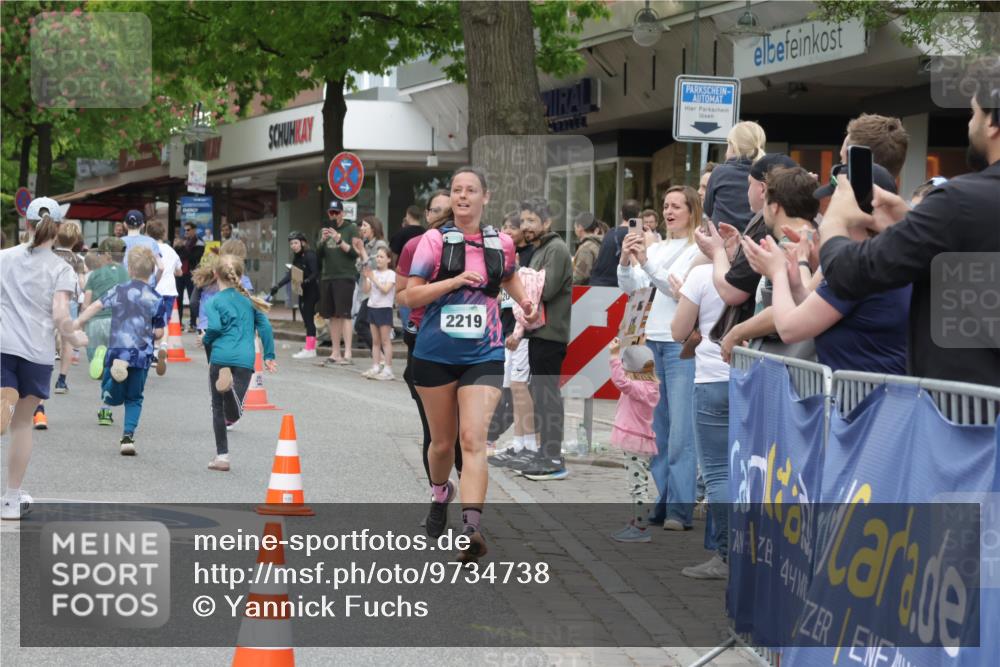 10.05.2026 - 8. Wedeler Halbmarathon Yannick Fuchs http://msf.ph/oto/9734738 10.05.2026 12:45:08 Ziel  meine-sportfotos.de