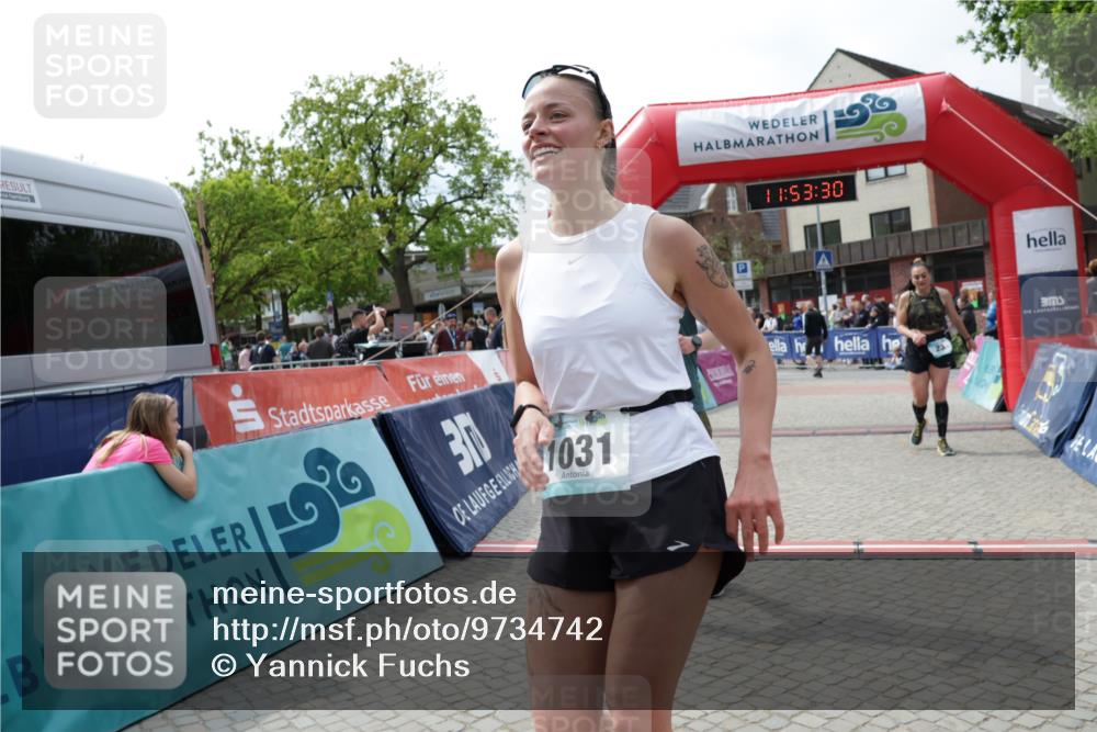 10.05.2026 - 8. Wedeler Halbmarathon Yannick Fuchs http://msf.ph/oto/9734742 10.05.2026 11:53:28 Ziel 23, 140, 1031, 2137 meine-sportfotos.de