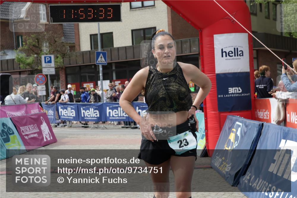 10.05.2026 - 8. Wedeler Halbmarathon Yannick Fuchs http://msf.ph/oto/9734751 10.05.2026 11:53:31 Ziel 23, 140, 1031 meine-sportfotos.de