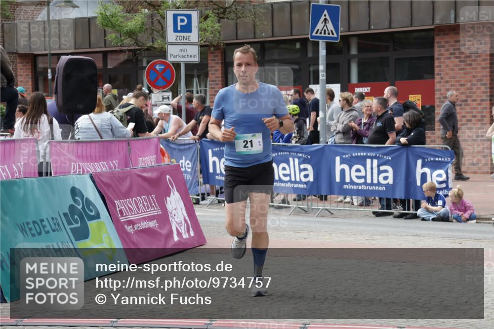 10.05.2026 - 8. Wedeler Halbmarathon Yannick Fuchs http://msf.ph/oto/9734757 10.05.2026 11:53:45 Ziel 21 meine-sportfotos.de