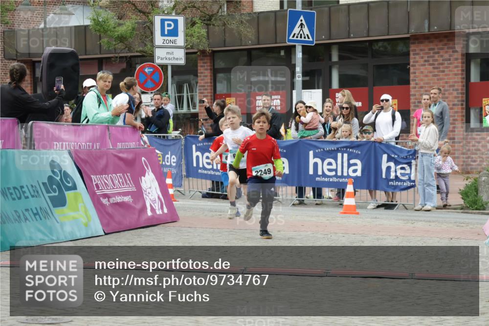 10.05.2026 - 8. Wedeler Halbmarathon Yannick Fuchs http://msf.ph/oto/9734767 10.05.2026 12:47:36 Ziel 623, 624, 2249 meine-sportfotos.de