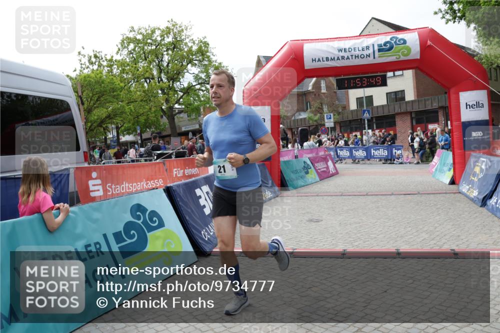 10.05.2026 - 8. Wedeler Halbmarathon Yannick Fuchs http://msf.ph/oto/9734777 10.05.2026 11:53:47 Ziel 21 meine-sportfotos.de