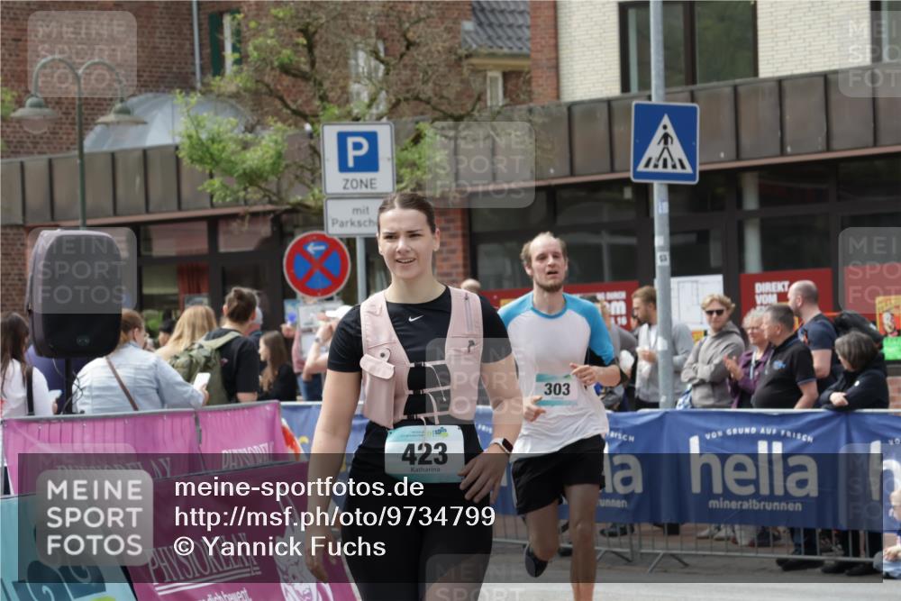 10.05.2026 - 8. Wedeler Halbmarathon Yannick Fuchs http://msf.ph/oto/9734799 10.05.2026 11:53:54 Ziel 303, 423, 2102 meine-sportfotos.de