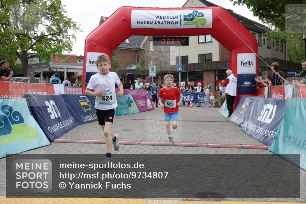 10.05.2026 - 8. Wedeler Halbmarathon Yannick Fuchs http://msf.ph/oto/9734807 10.05.2026 12:47:40 Ziel 623, 624, 997, 2093, 2249 meine-sportfotos.de
