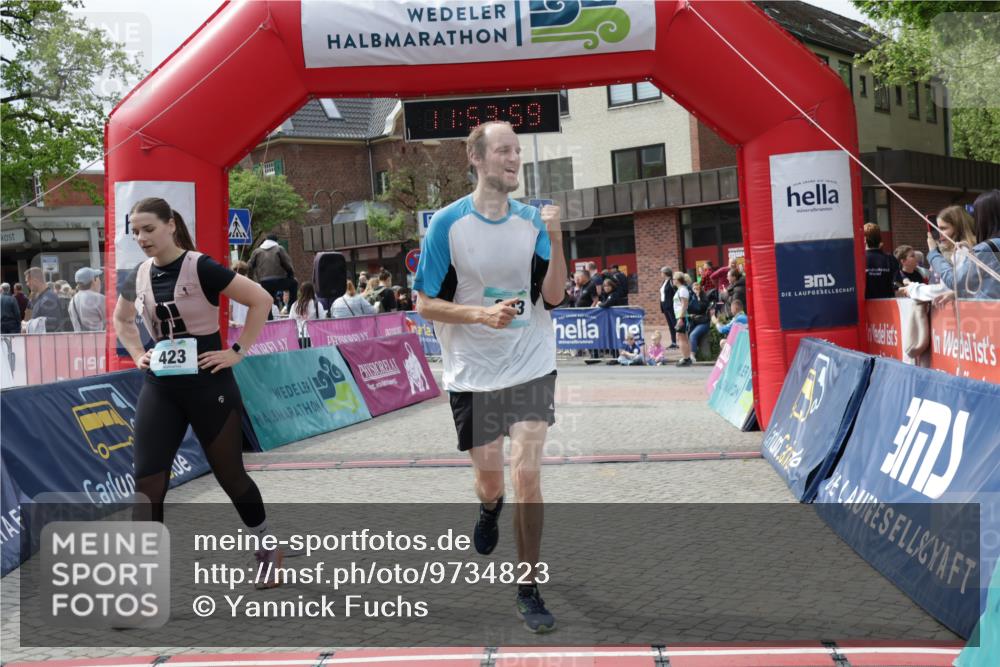 10.05.2026 - 8. Wedeler Halbmarathon Yannick Fuchs http://msf.ph/oto/9734823 10.05.2026 11:53:57 Ziel 76, 303, 423, 2102 meine-sportfotos.de