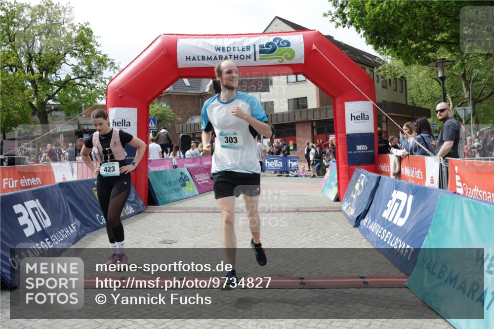 10.05.2026 - 8. Wedeler Halbmarathon Yannick Fuchs http://msf.ph/oto/9734827 10.05.2026 11:53:57 Ziel 76, 303, 423, 2102 meine-sportfotos.de