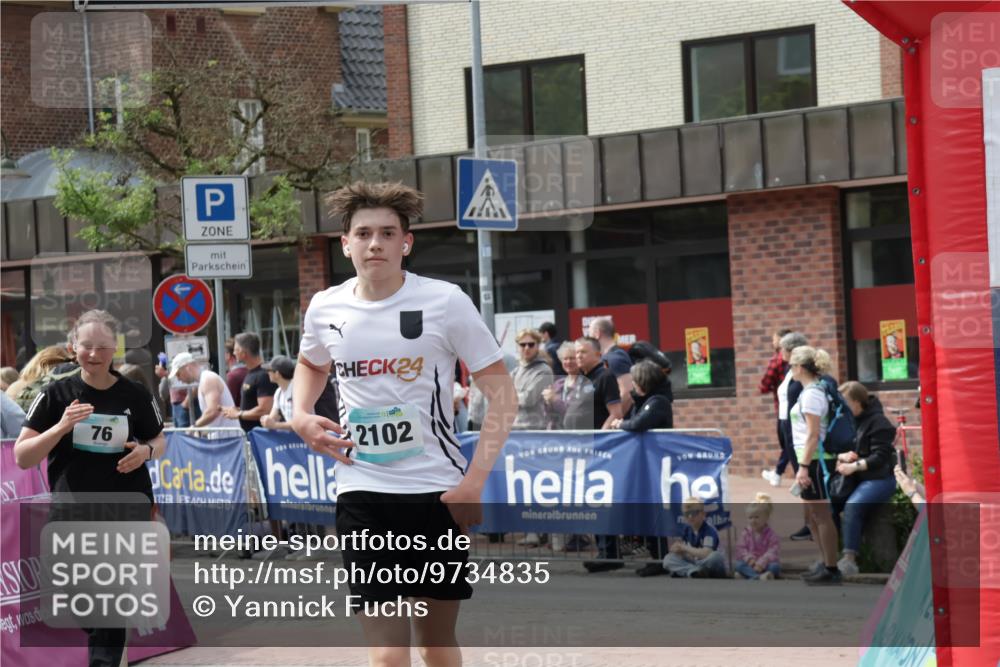 10.05.2026 - 8. Wedeler Halbmarathon Yannick Fuchs http://msf.ph/oto/9734835 10.05.2026 11:53:59 Ziel 76, 303, 423, 2102 meine-sportfotos.de
