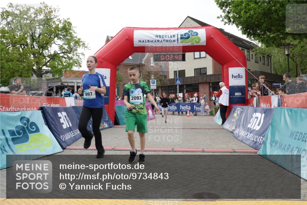 10.05.2026 - 8. Wedeler Halbmarathon Yannick Fuchs http://msf.ph/oto/9734843 10.05.2026 12:47:44 Ziel 623, 624, 997, 2093, 2152, 2248, 2249 meine-sportfotos.de